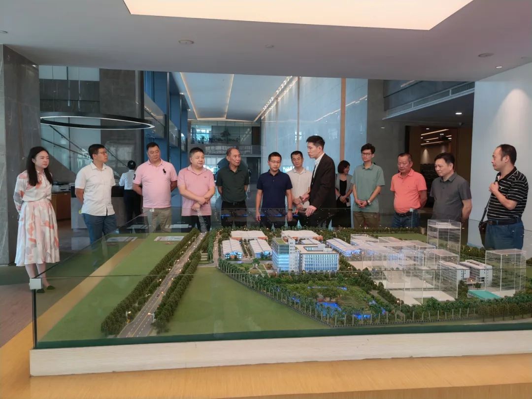 考察调研 ｜ 我会会长参加金平区工商界赴珠三角学习考察系列活动